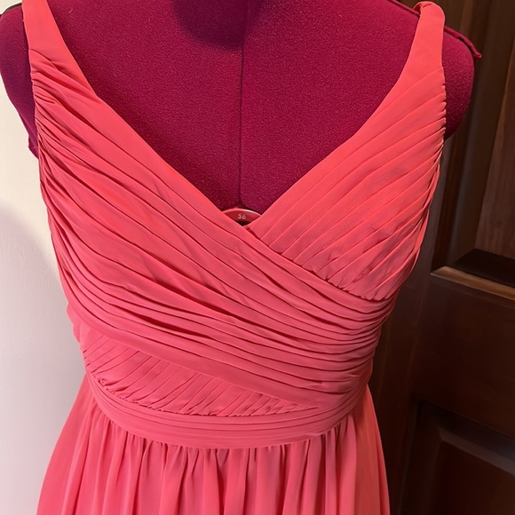 David’s bridal    Dress Peach colored    pleated bodice   Worn once  Size 4 EUC - Picture 2 of 10